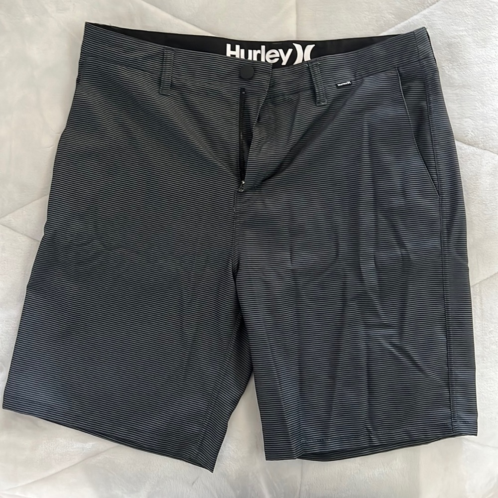Hurley men’s walk shorts size 34